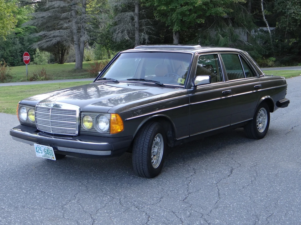 1985 Mercedes-Benz W123 Sedan - Image 4 of 31