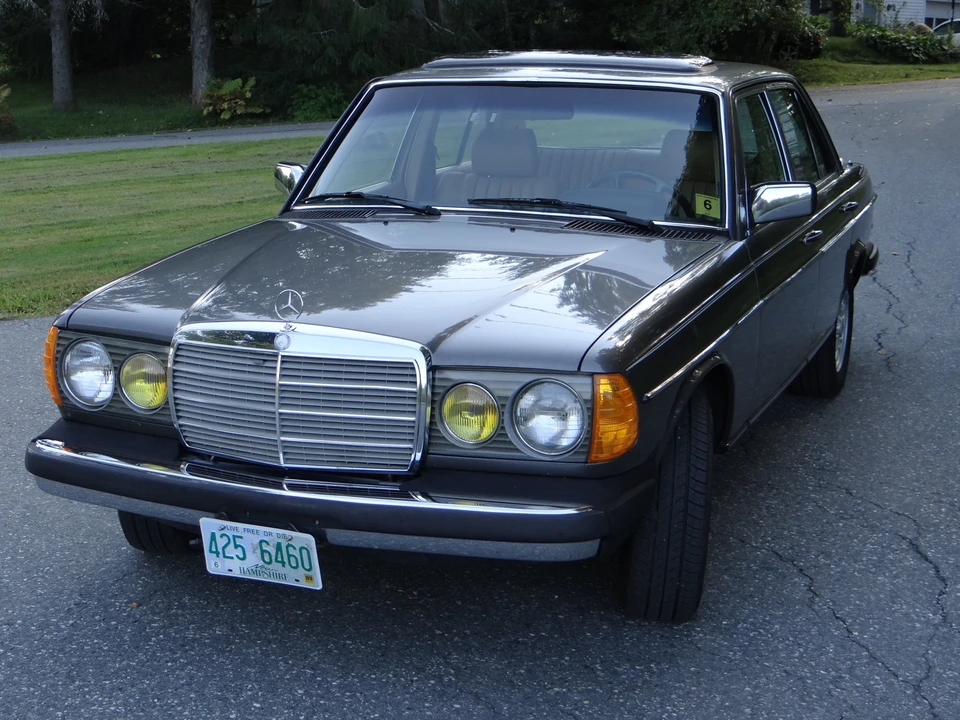 1985 Mercedes-Benz W123 Sedan - Image 6 of 31