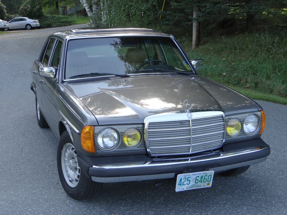 1985 Mercedes-Benz W123 Sedan - Image 7 of 31