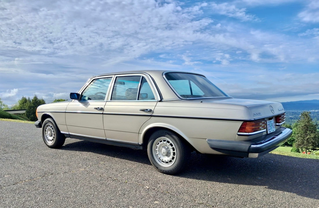 1985 Mercedes-Benz W123 Sedan - Image 23 of 31