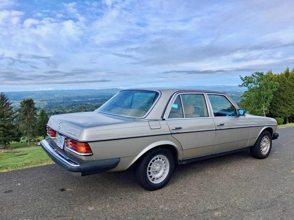 1985 Mercedes-Benz W123 Sedan - Image 27 of 31
