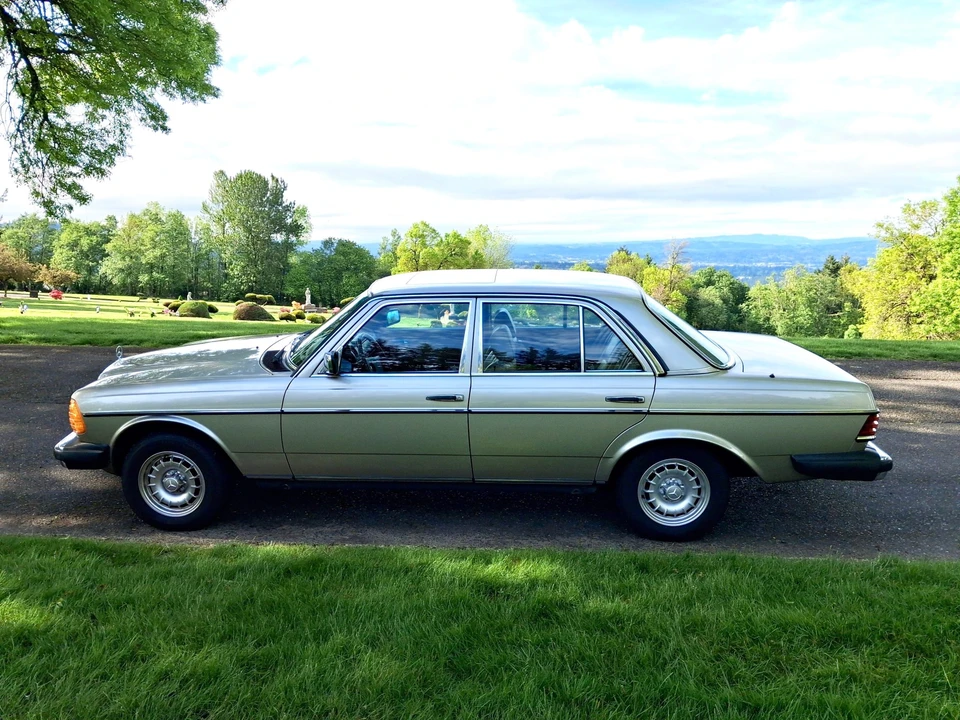1985 Mercedes-Benz W123 Sedan - Image 6 of 31
