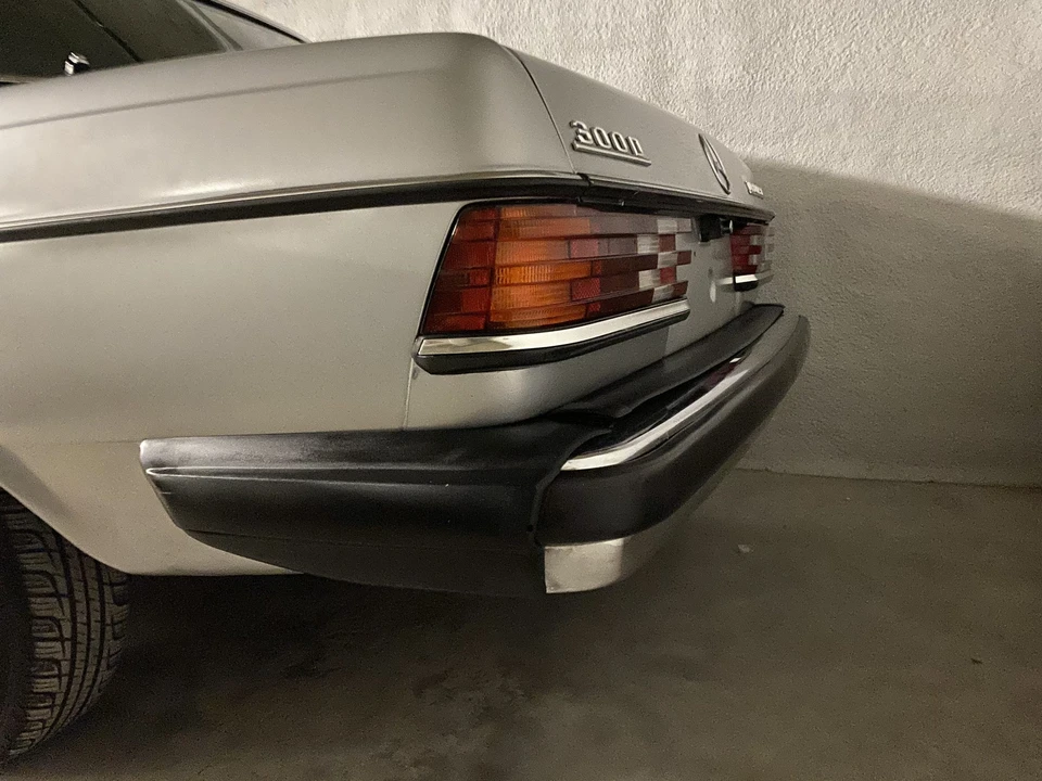 1985 Mercedes-Benz W123 Sedan - Image 25 of 31