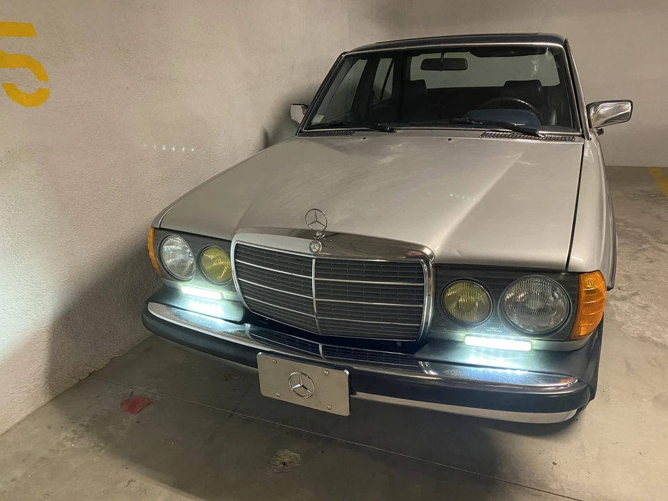 1985 Mercedes-Benz W123 Sedan - Image 18 of 31