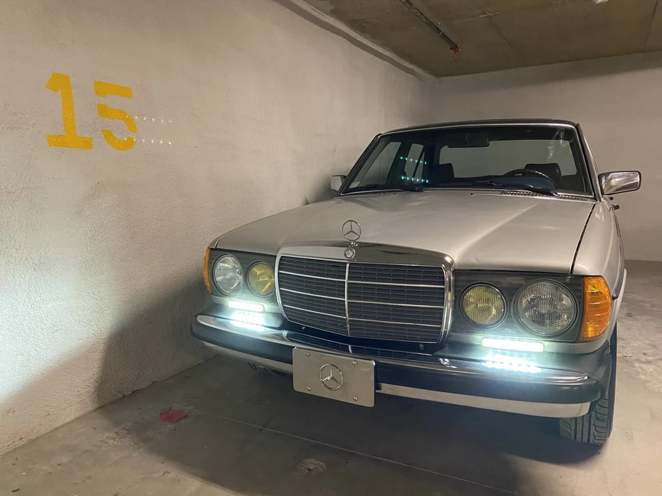 1985 Mercedes-Benz W123 Sedan - Image 17 of 31
