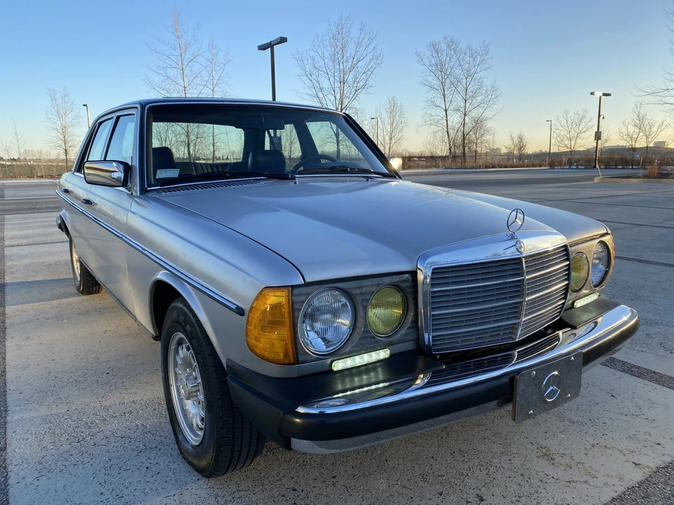 1985 Mercedes-Benz W123 Sedan - Image 12 of 31