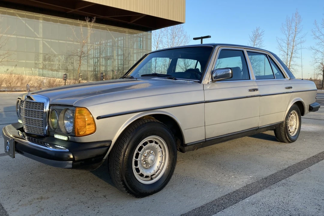 1985 Mercedes-Benz W123 Sedan - Image 4 of 31