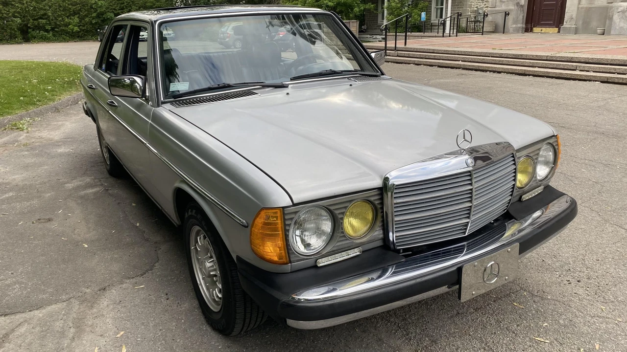 1985 Mercedes-Benz W123 Sedan - Image 5 of 31