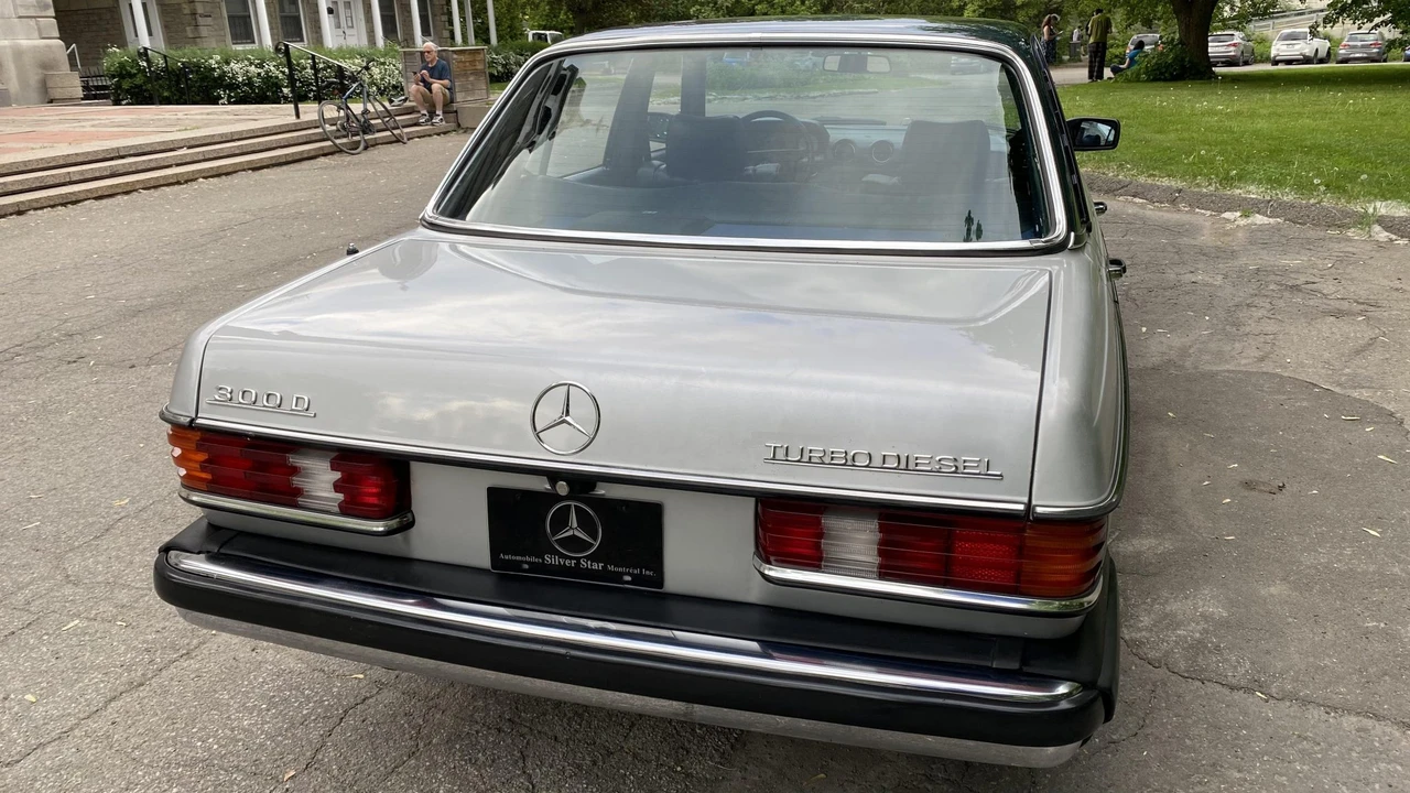 1985 Mercedes-Benz W123 Sedan - Image 11 of 31