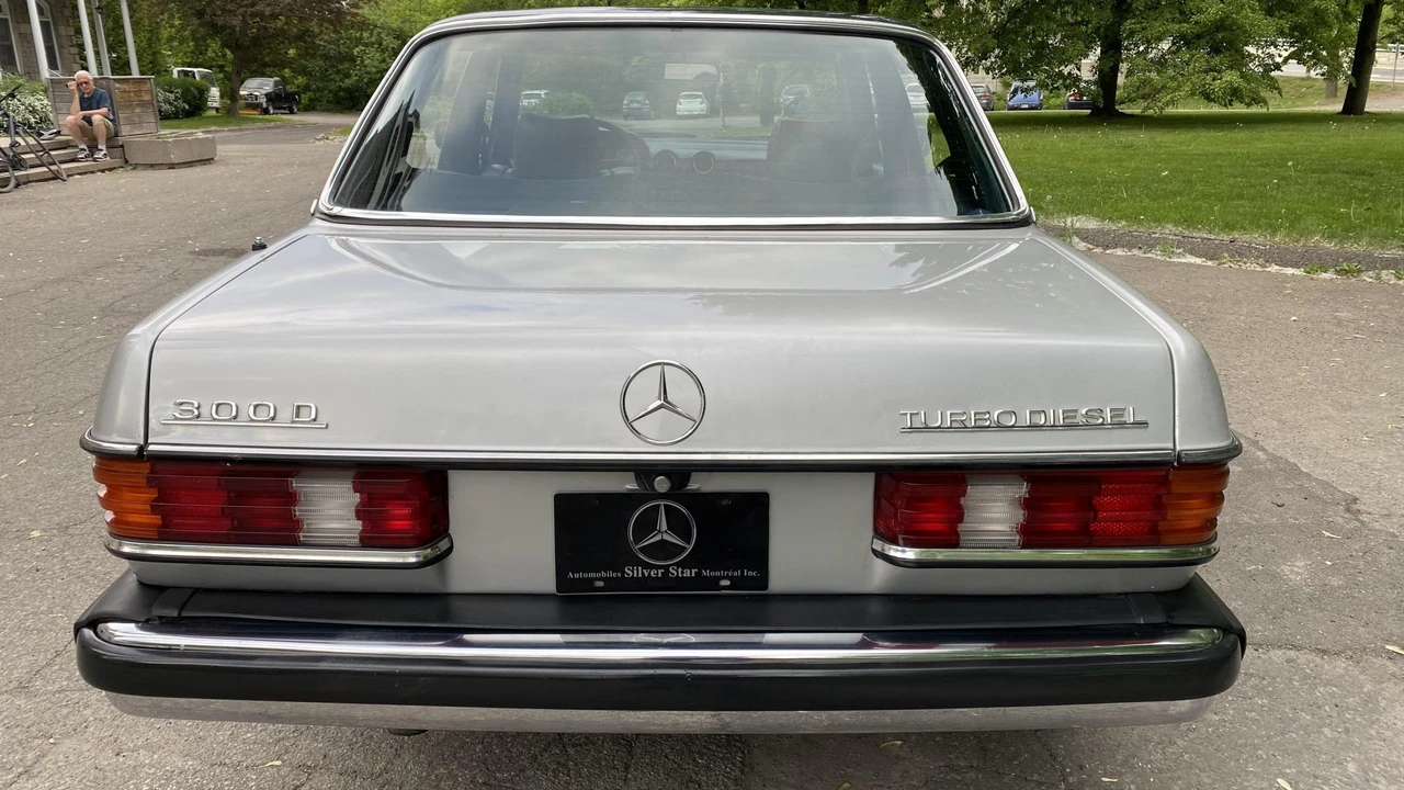 1985 Mercedes-Benz W123 Sedan - Image 12 of 31