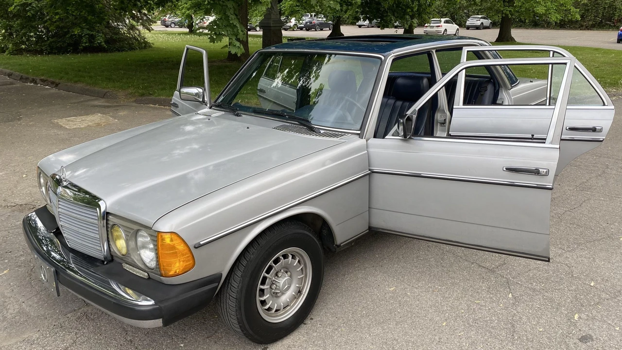 1985 Mercedes-Benz W123 Sedan - Image 23 of 31