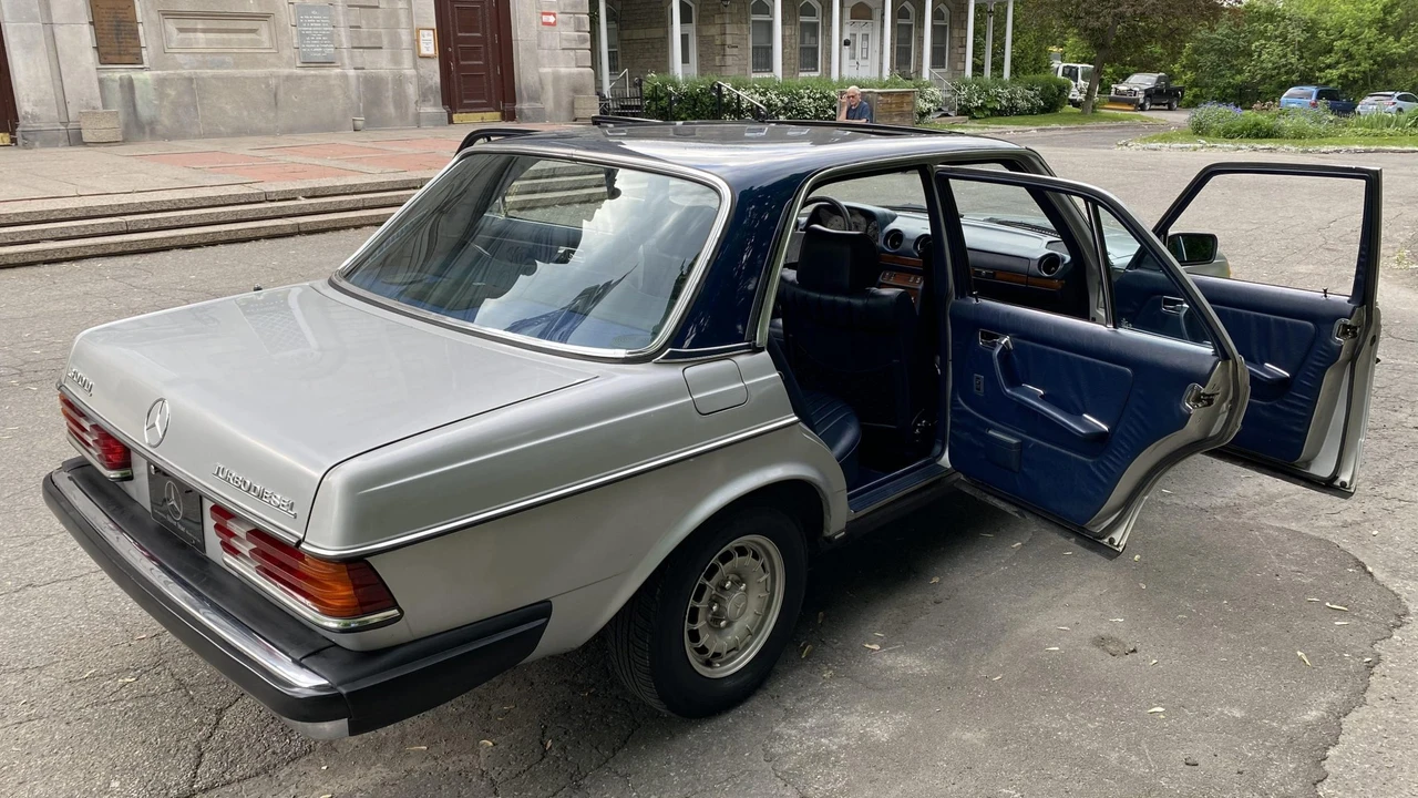 1985 Mercedes-Benz W123 Sedan - Image 20 of 31