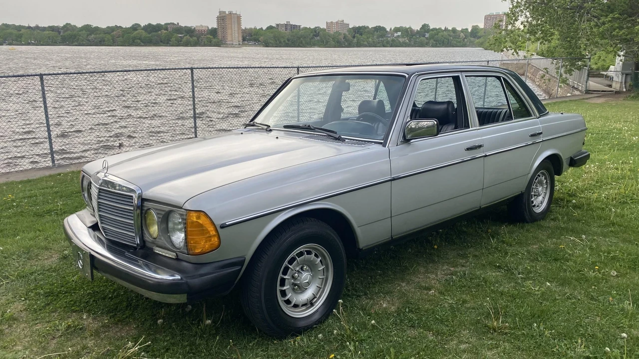 1985 Mercedes-Benz W123 Sedan - Image 24 of 31