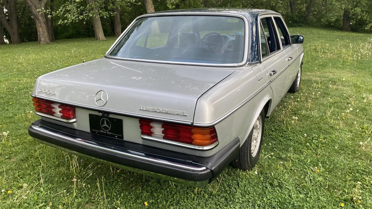 1985 Mercedes-Benz W123 Sedan - Image 28 of 31