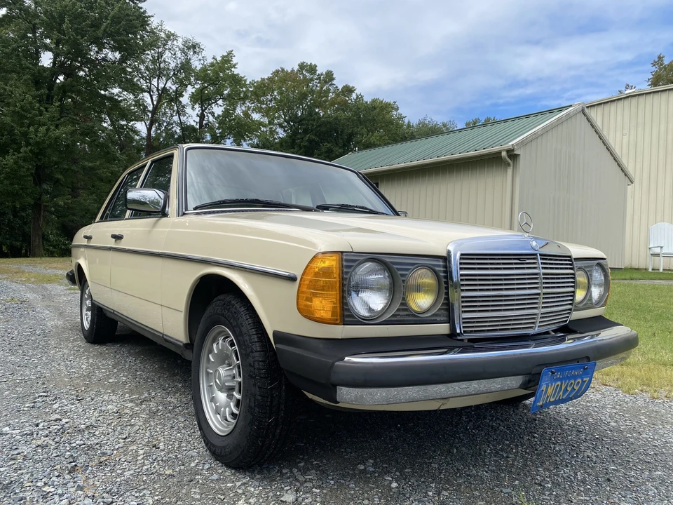 1985 Mercedes-Benz W123 Sedan - Image 19 of 31