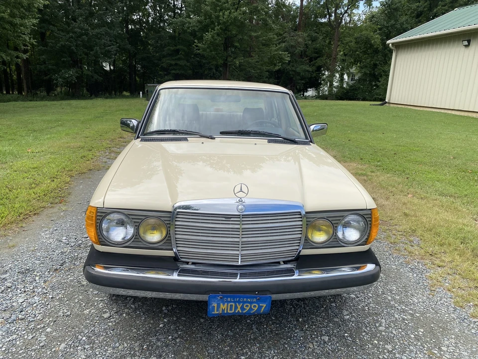 1985 Mercedes-Benz W123 Sedan - Image 21 of 31