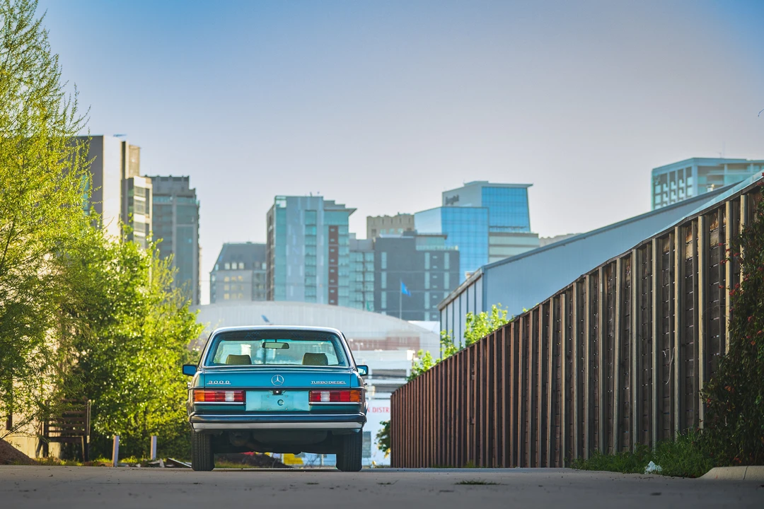 1985 Mercedes-Benz W123 Sedan - Image 11 of 31