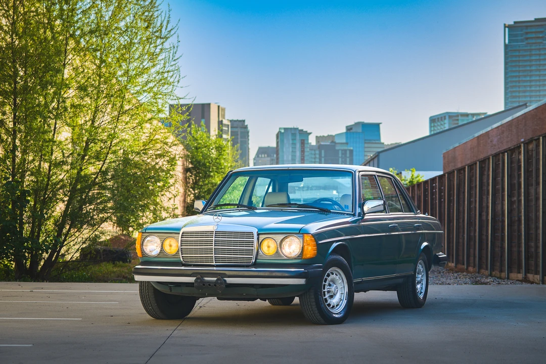 1985 Mercedes-Benz W123 Sedan - Image 3 of 31