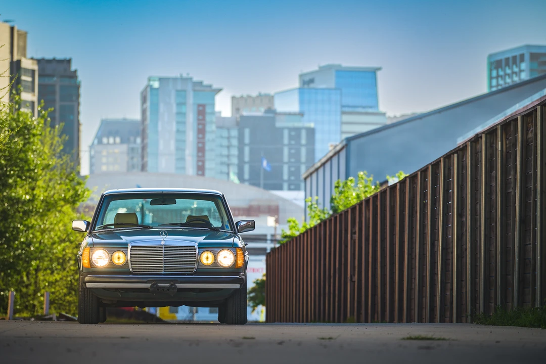 1985 Mercedes-Benz W123 Sedan - Image 5 of 31