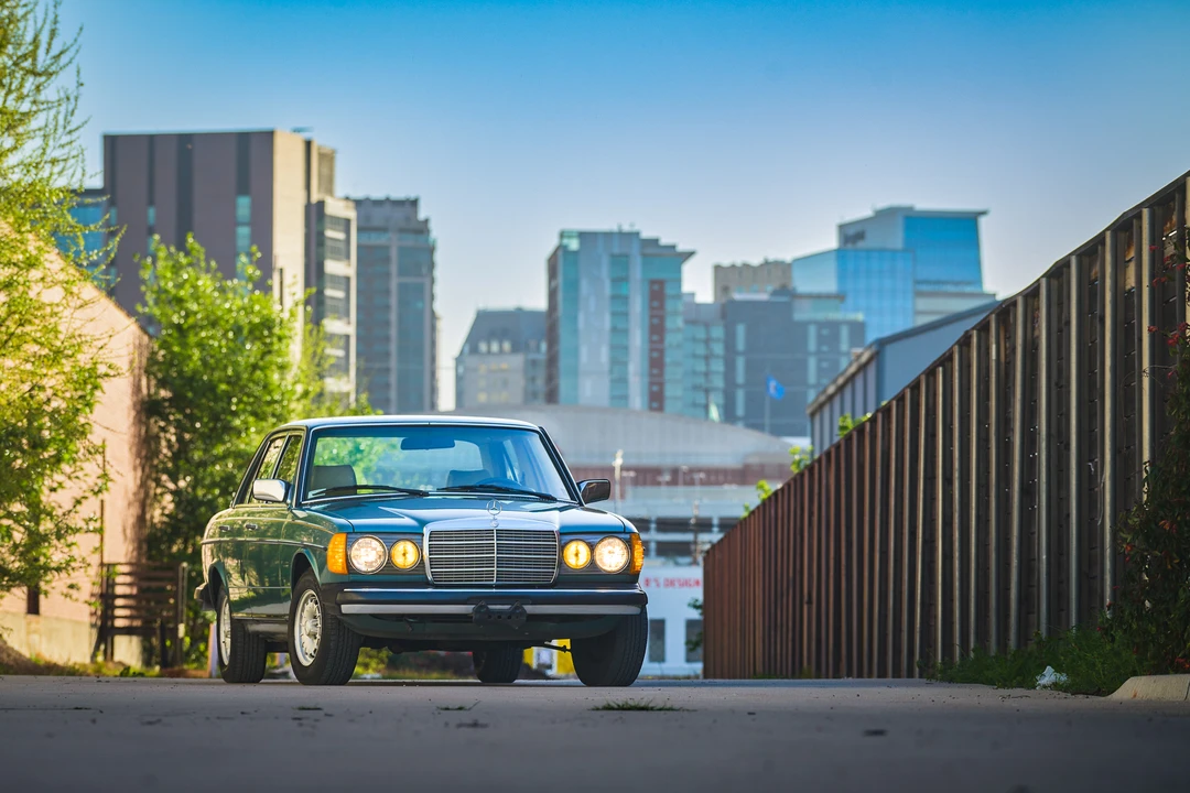 1985 Mercedes-Benz W123 Sedan - Image 7 of 31