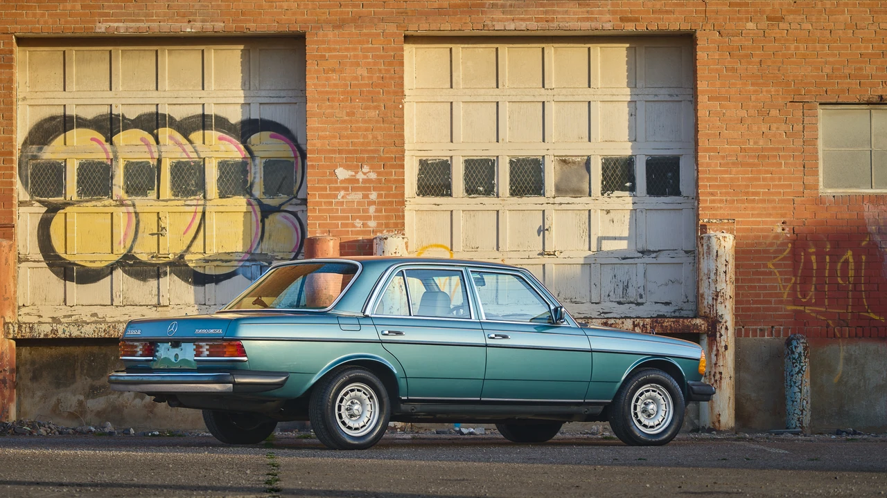 1985 Mercedes-Benz W123 Sedan - Image 26 of 31