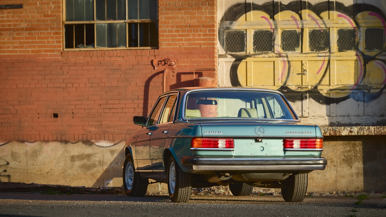 1985 Mercedes-Benz W123 Sedan - Image 31 of 31