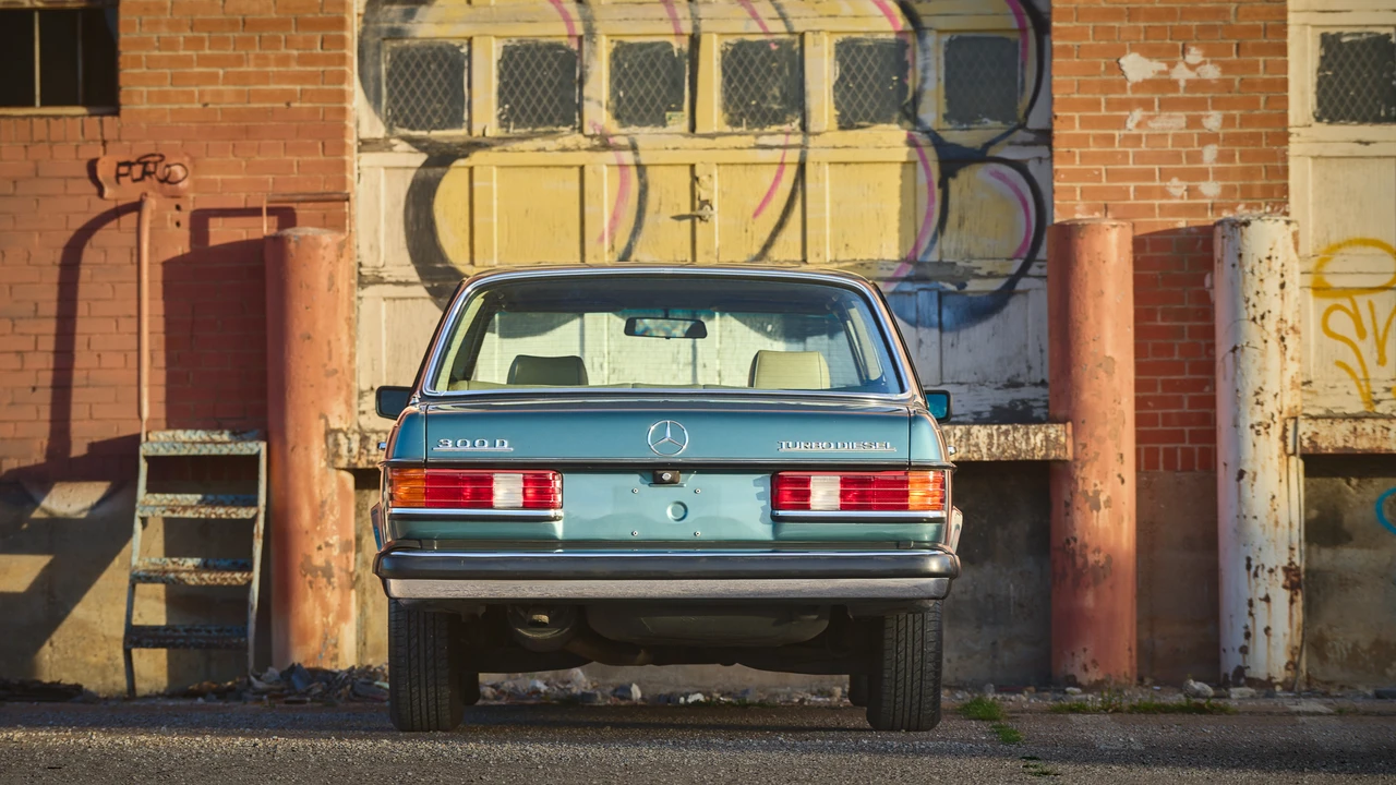 1985 Mercedes-Benz W123 Sedan - Image 29 of 31