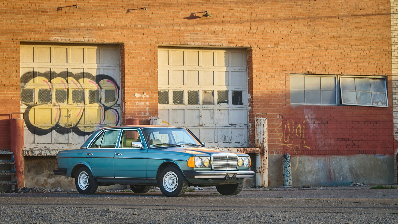 1985 Mercedes-Benz W123 Sedan - Image 23 of 31