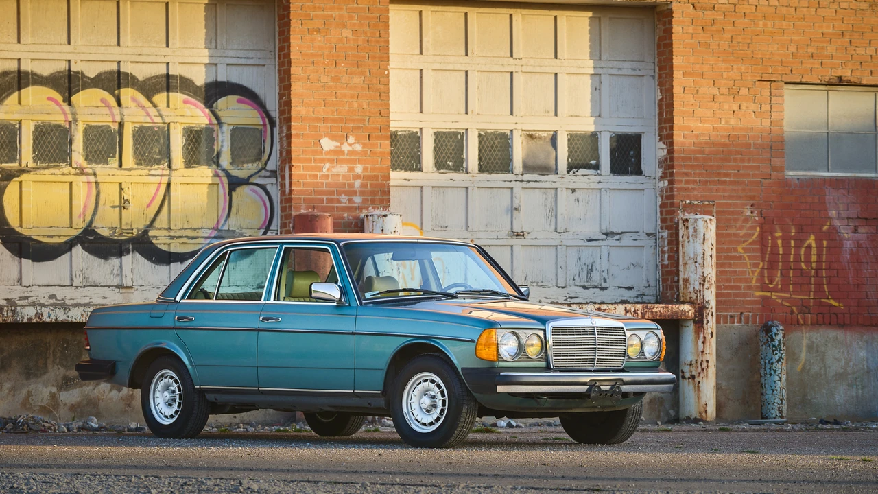 1985 Mercedes-Benz W123 Sedan - Image 22 of 31