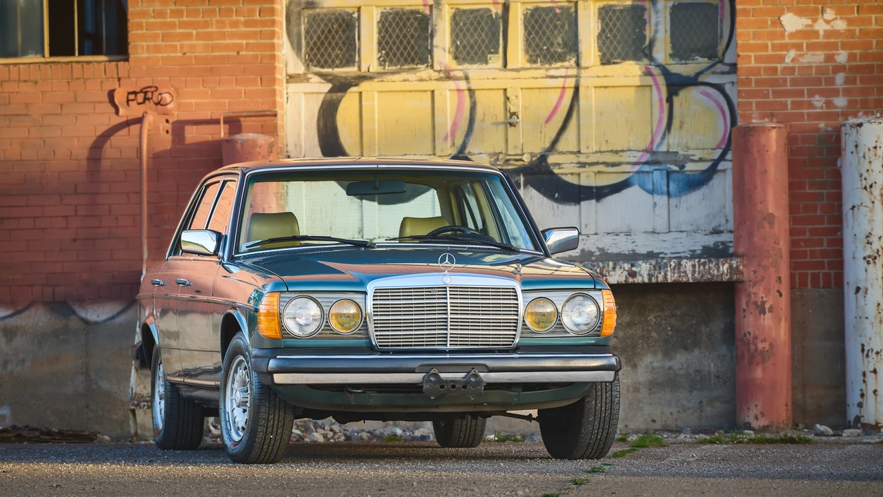 1985 Mercedes-Benz W123 Sedan - Image 20 of 31