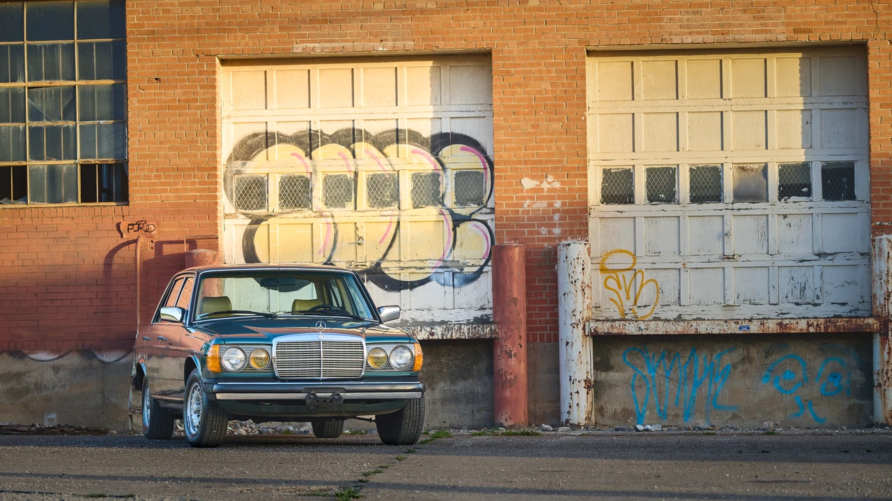 1985 Mercedes-Benz W123 Sedan - Image 21 of 31