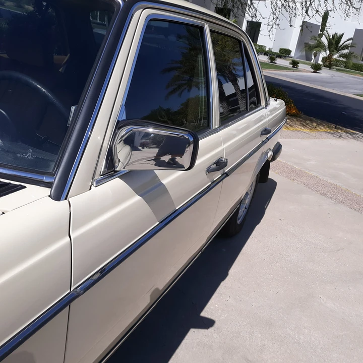 1985 Mercedes-Benz W123 Sedan - Image 23 of 31