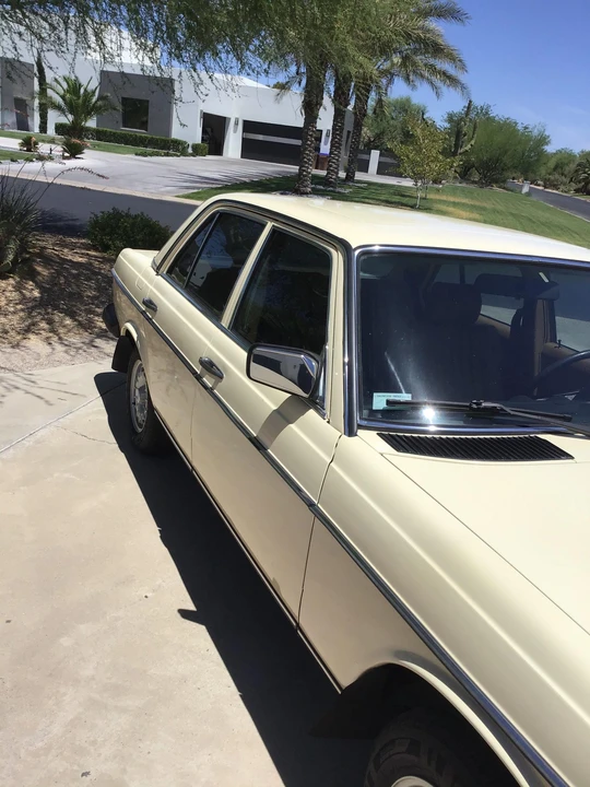1985 Mercedes-Benz W123 Sedan - Image 31 of 31