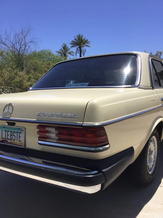 1985 Mercedes-Benz W123 Sedan - Image 28 of 31