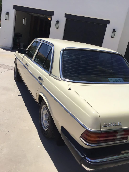 1985 Mercedes-Benz W123 Sedan - Image 26 of 31