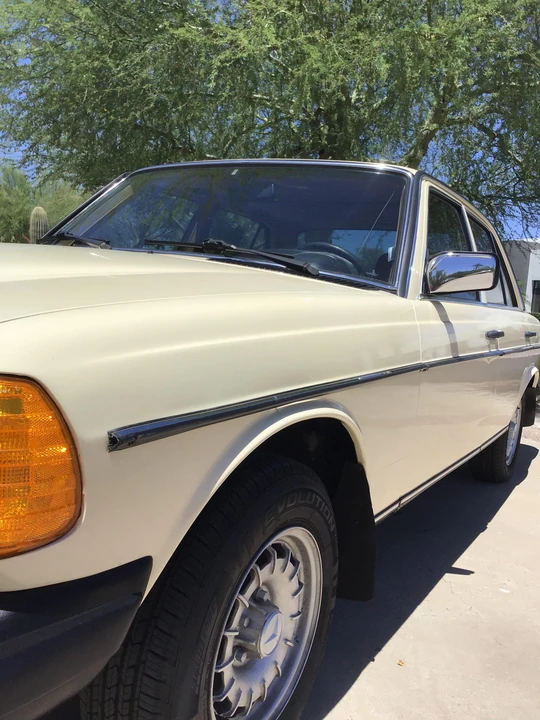 1985 Mercedes-Benz W123 Sedan - Image 22 of 31