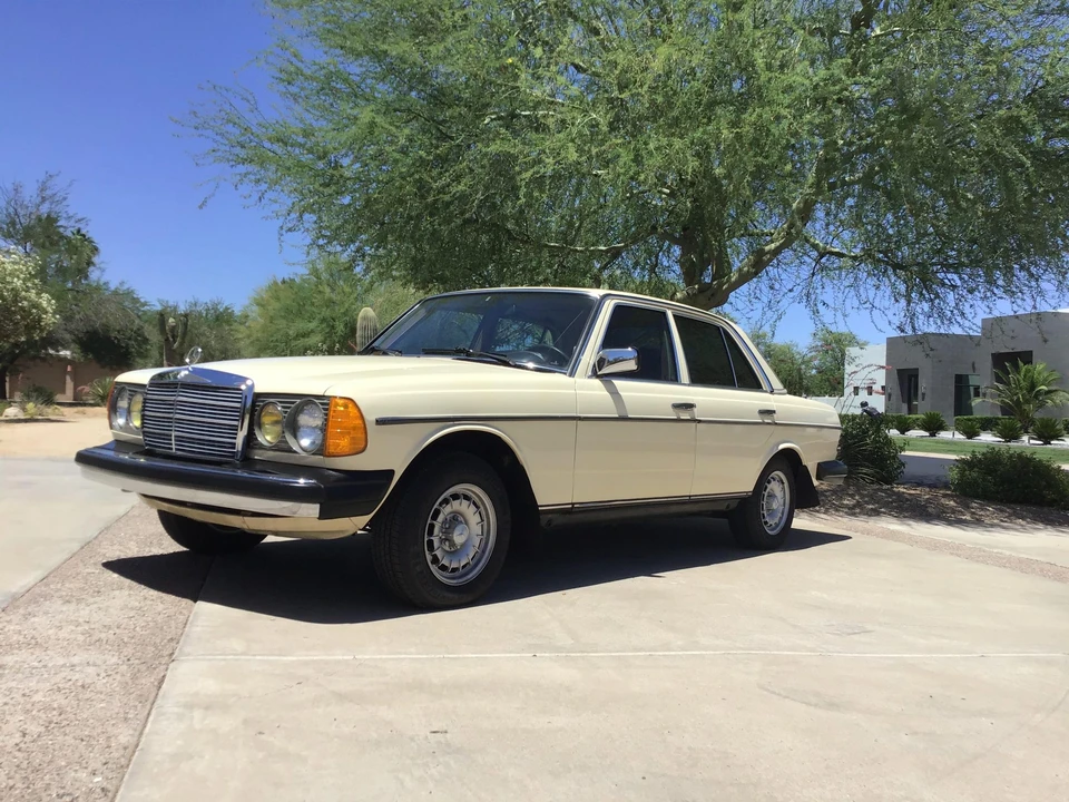 1985 Mercedes-Benz W123 Sedan - Image 6 of 31