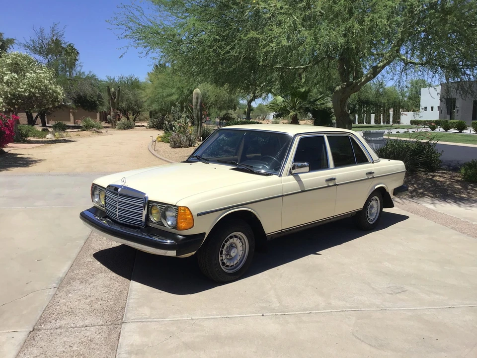 1985 Mercedes-Benz W123 Sedan - Image 7 of 31