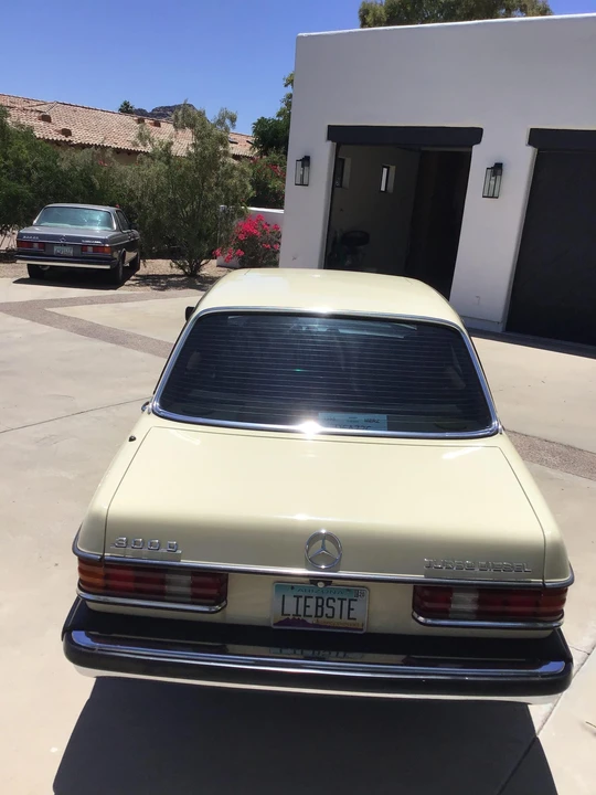1985 Mercedes-Benz W123 Sedan - Image 27 of 31