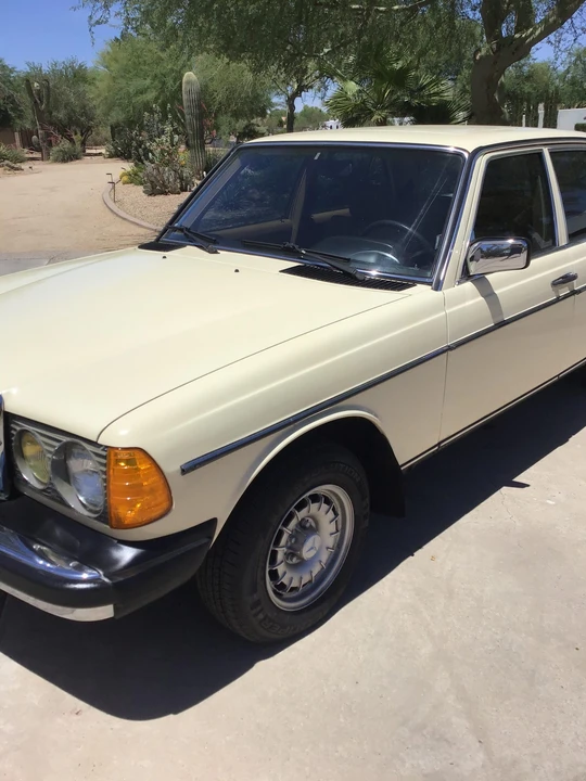 1985 Mercedes-Benz W123 Sedan - Image 21 of 31
