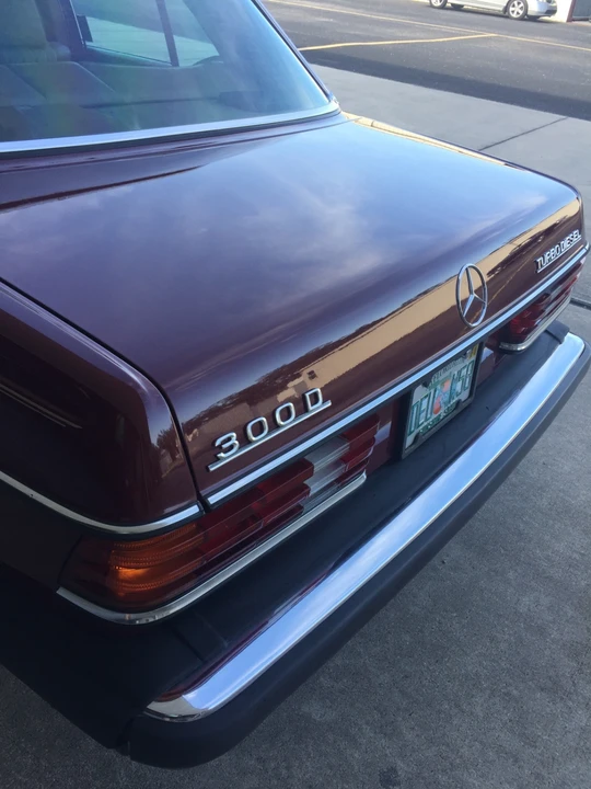 1985 Mercedes-Benz W123 Sedan - Image 20 of 31