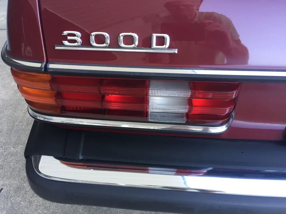 1985 Mercedes-Benz W123 Sedan - Image 21 of 31