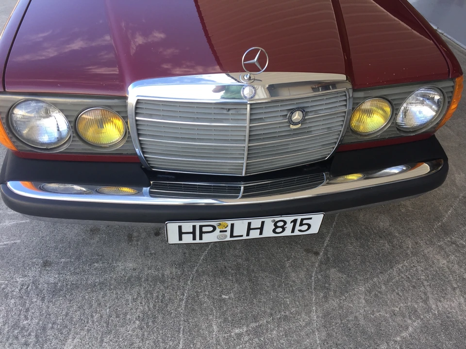 1985 Mercedes-Benz W123 Sedan - Image 11 of 31