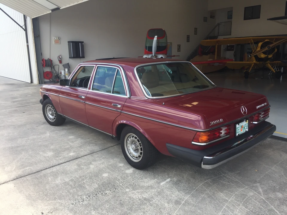 1985 Mercedes-Benz W123 Sedan - Image 5 of 31