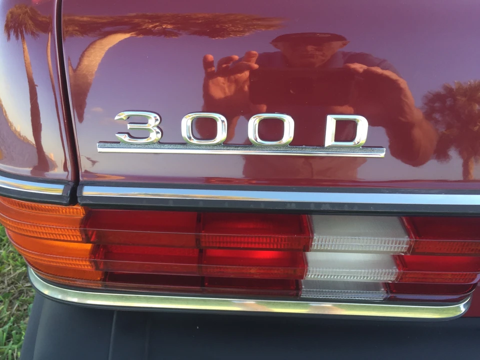 1985 Mercedes-Benz W123 Sedan - Image 22 of 31