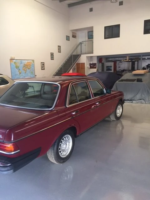 1985 Mercedes-Benz W123 Sedan - Image 10 of 31