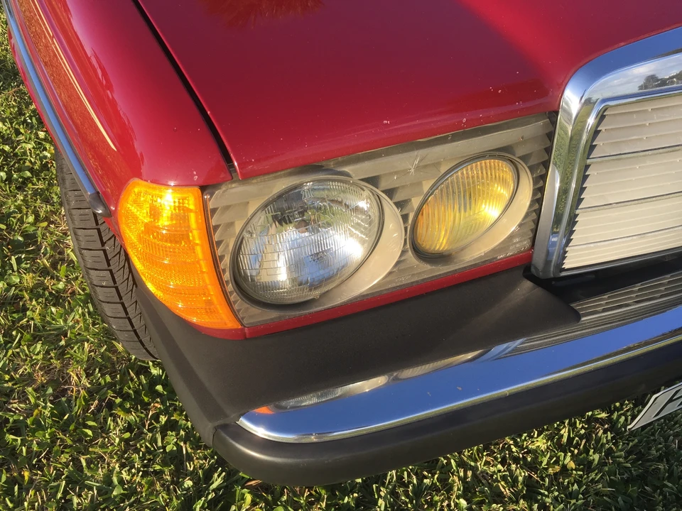 1985 Mercedes-Benz W123 Sedan - Image 15 of 31