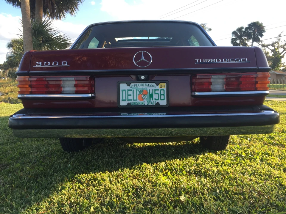 1985 Mercedes-Benz W123 Sedan - Image 19 of 31
