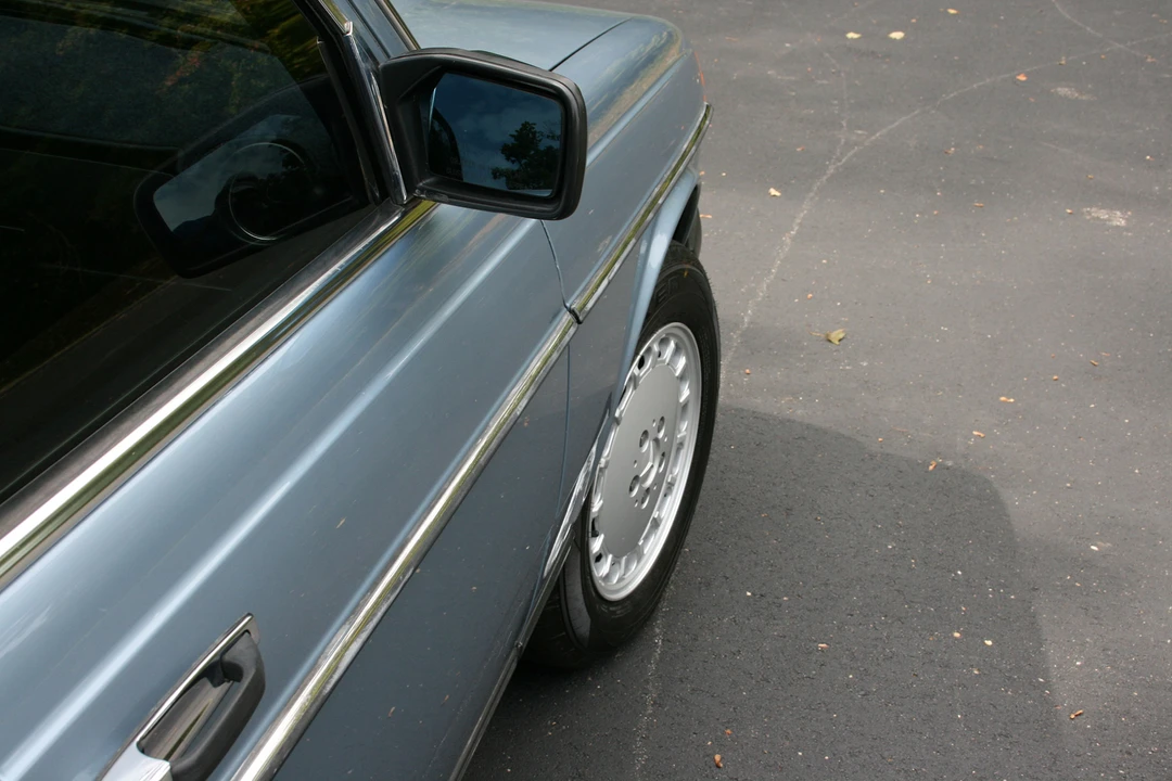 1985 Mercedes-Benz W123 Sedan - Image 25 of 31