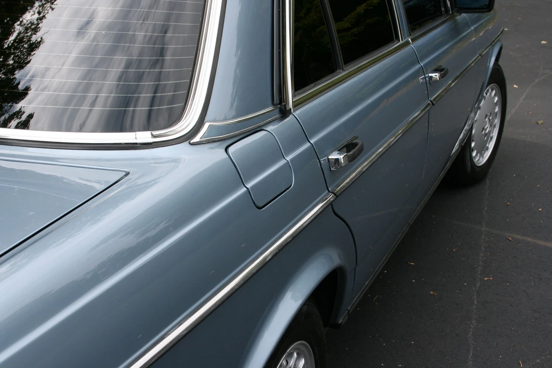 1985 Mercedes-Benz W123 Sedan - Image 21 of 31